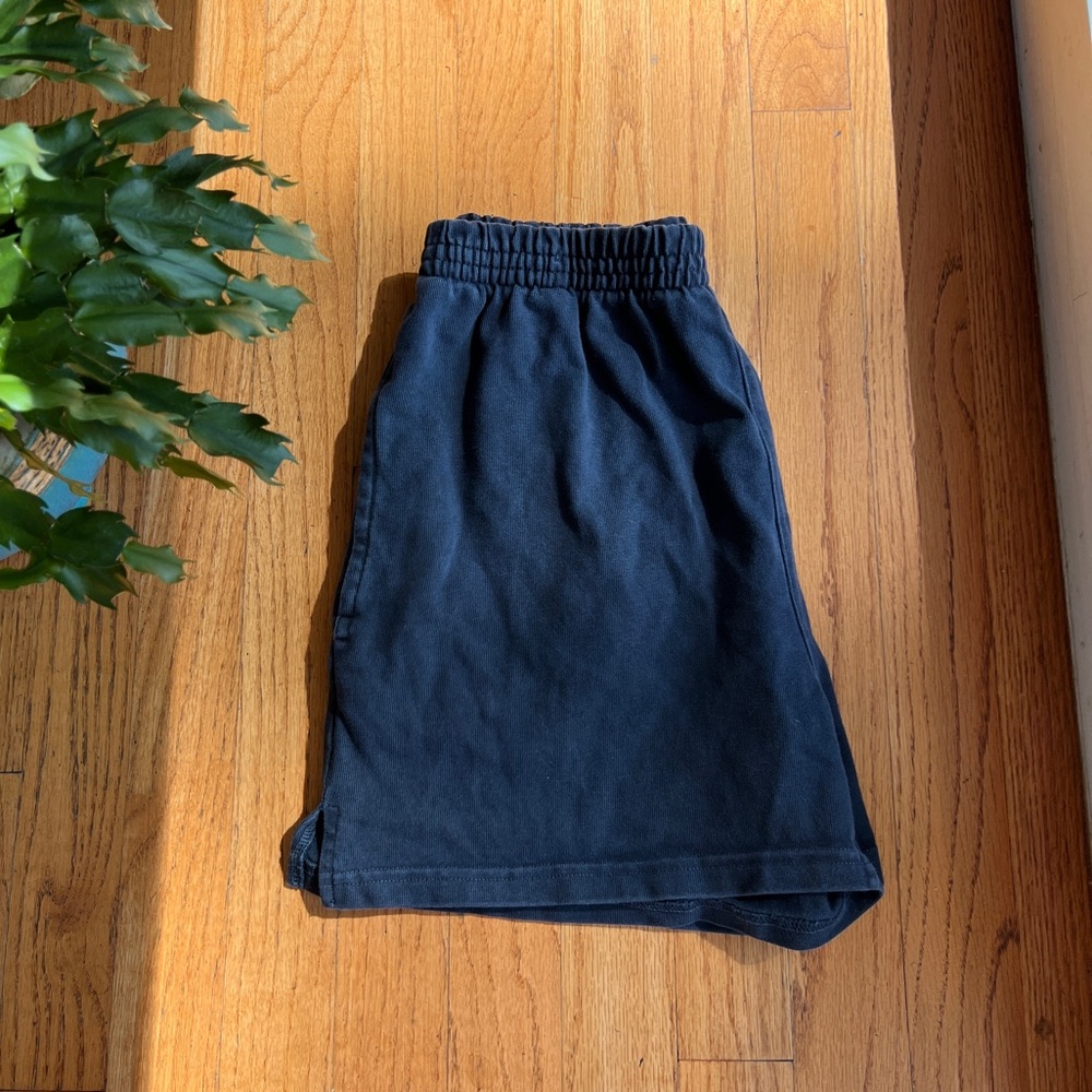 BRANDY MELVILLE Relaxed High-Waisted Sweatpant Shorts in Navy